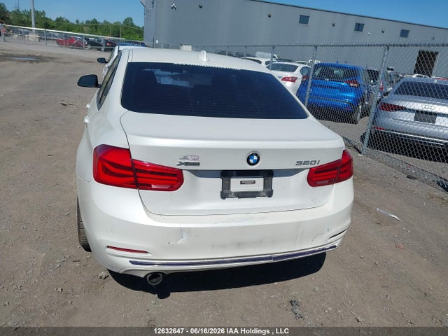 BMW 320i Xdrive 2016 WBA8A3C59GK690061 Image 17