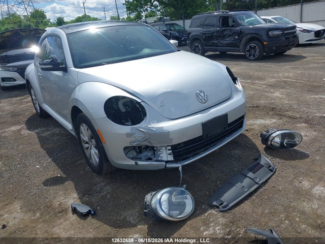 Продажа на аукционе авто 2013 Volkswagen Beetle, vin: 3VWJX7AT6DM670556, номер лота: 12632659