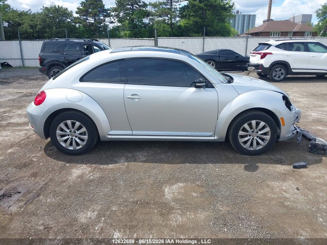 Продажа на аукционе авто 2013 Volkswagen Beetle, vin: 3VWJX7AT6DM670556, номер лота: 12632659