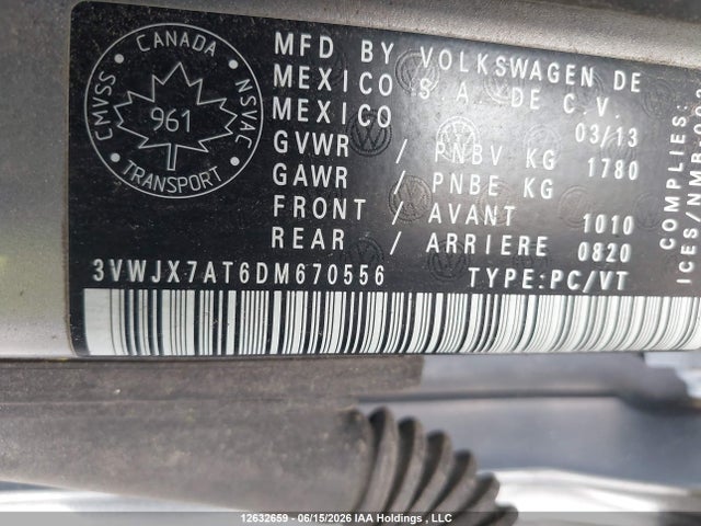 Продажа на аукционе авто 2013 Volkswagen Beetle, vin: 3VWJX7AT6DM670556, номер лота: 12632659
