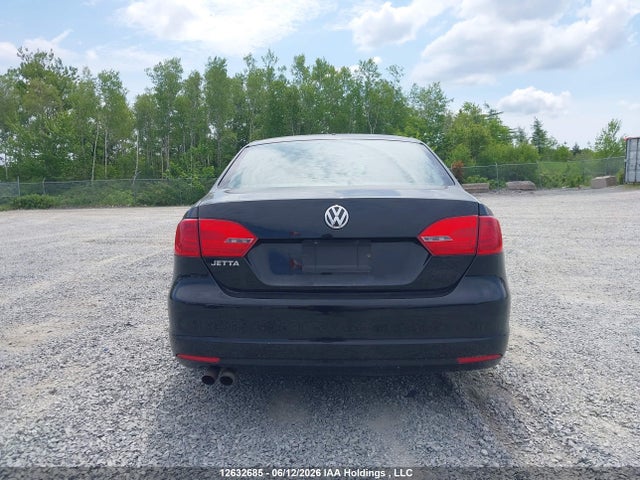 2013 Volkswagen Jetta 2.0l Trendline/2.0l Trendline+ მანქანა იყიდება აუქციონზე, vin: 3VW1K7AJ2DM446990, აუქციონის ნომერი: 12632685