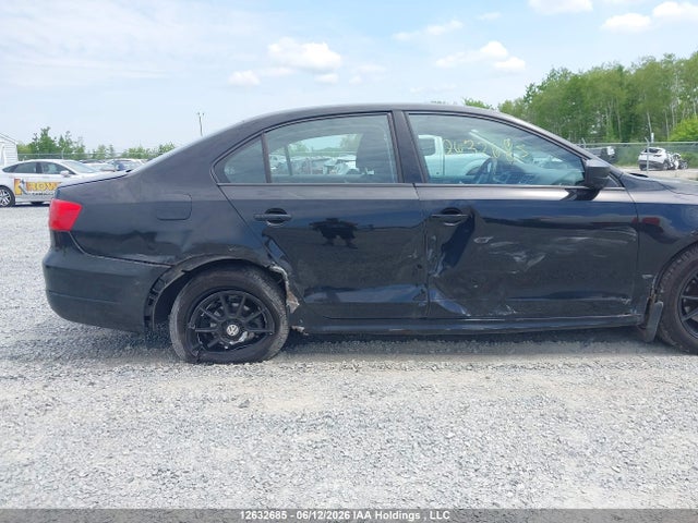 2013 Volkswagen Jetta 2.0l Trendline/2.0l Trendline+ მანქანა იყიდება აუქციონზე, vin: 3VW1K7AJ2DM446990, აუქციონის ნომერი: 12632685
