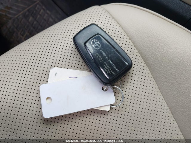 2023 Toyota Highlander Hybrid Limited მანქანა იყიდება აუქციონზე, vin: 5TDEBRCHXPS578667, აუქციონის ნომერი: 12632728