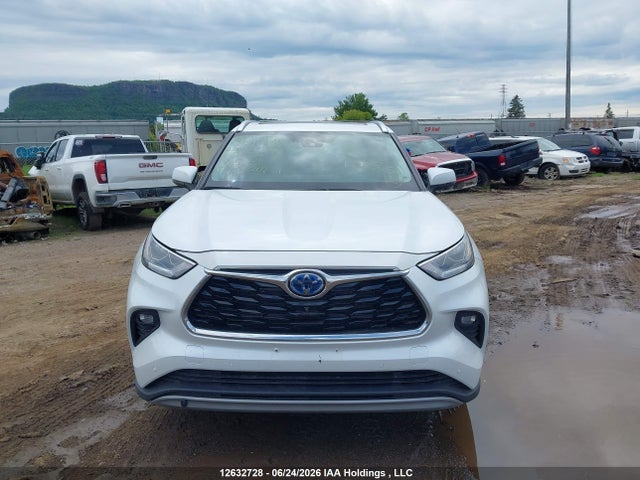 2023 Toyota Highlander Hybrid Limited მანქანა იყიდება აუქციონზე, vin: 5TDEBRCHXPS578667, აუქციონის ნომერი: 12632728