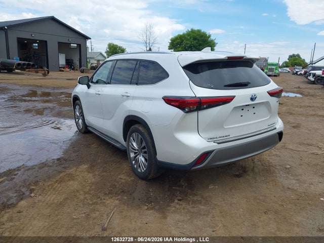 2023 Toyota Highlander Hybrid Limited მანქანა იყიდება აუქციონზე, vin: 5TDEBRCHXPS578667, აუქციონის ნომერი: 12632728
