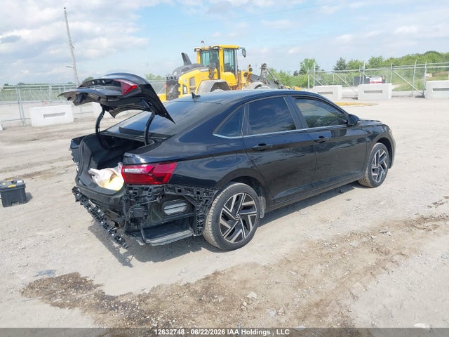 3VWGM7BU3RM008144 Volkswagen Jetta Highline