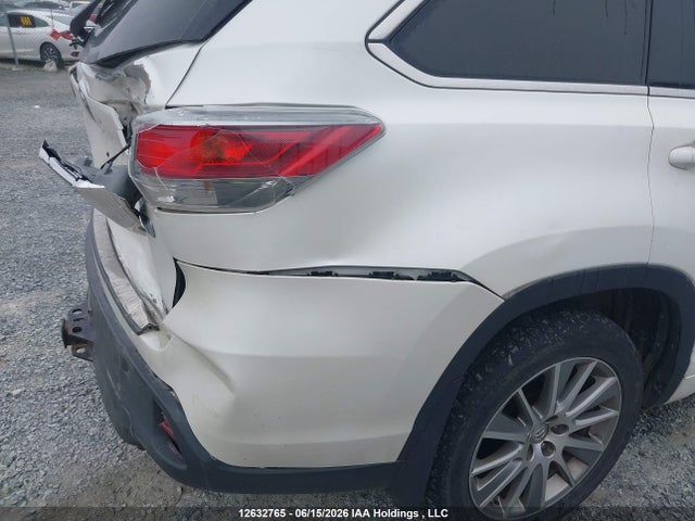 2015 Toyota Highlander Hybrid Xle მანქანა იყიდება აუქციონზე, vin: 5TDJCRFH4FS007391, აუქციონის ნომერი: 12632765