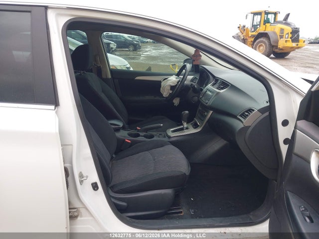 2014 Nissan Sentra 1.8 S/1.8 Sl/1.8 Sr/1.8 Sv მანქანა იყიდება აუქციონზე, vin: 3N1AB7AP5EL692322, აუქციონის ნომერი: 12632775