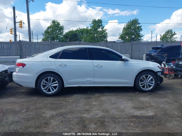 2021 Volkswagen Passat Highline მანქანა იყიდება აუქციონზე, vin: 1VWBA7A38MC009828, აუქციონის ნომერი: 12632778