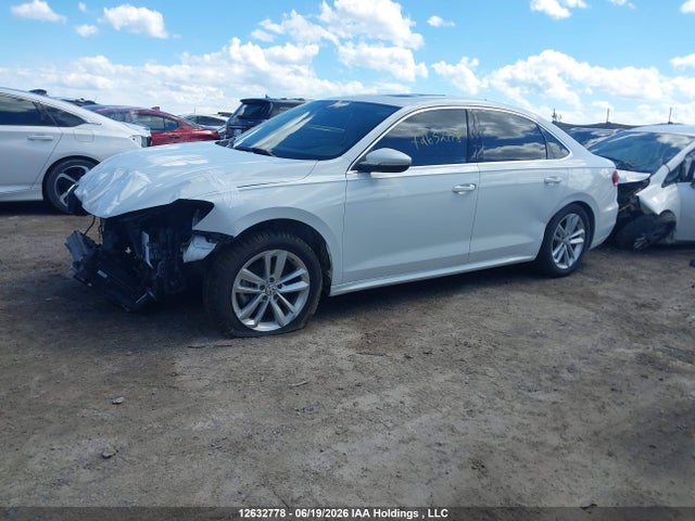 2021 Volkswagen Passat Highline მანქანა იყიდება აუქციონზე, vin: 1VWBA7A38MC009828, აუქციონის ნომერი: 12632778