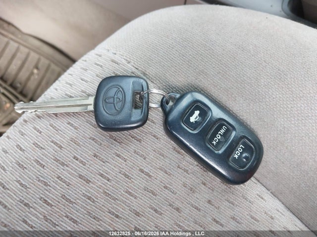 12632825 :رقم المزاد ، 4T1BE32K93U764058 vin ، 2003 Toyota Camry Le مزاد بيع