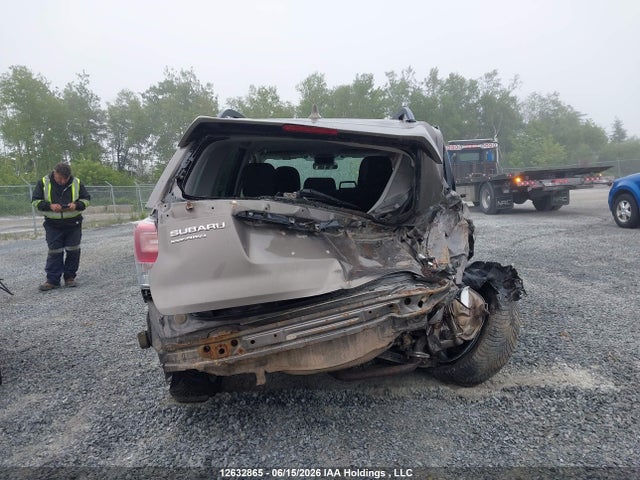 Subaru Forester 2.5i Premium 2018 JF2SJEDC5JH404259 Image 17