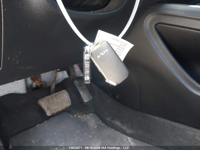 Продаж на аукціоні авто 2022 Kia Soul Ev Limited, vin: KNDJ33A19N7026910, номер лоту: 12632871