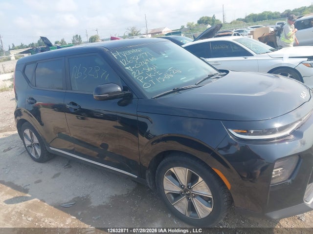 Продаж на аукціоні авто 2022 Kia Soul Ev Limited, vin: KNDJ33A19N7026910, номер лоту: 12632871