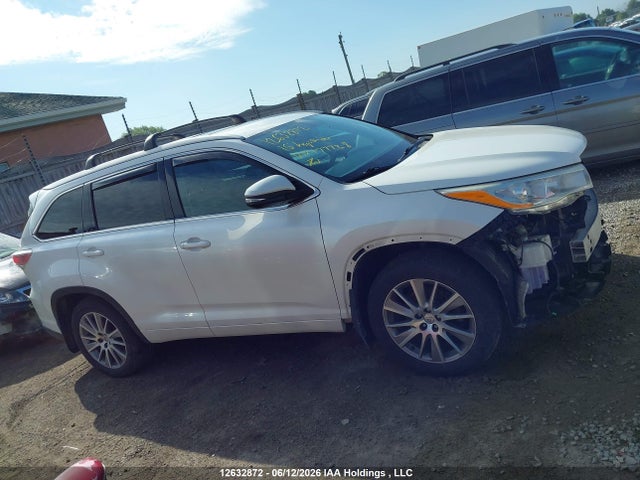 Продаж на аукціоні авто 2015 Toyota Highlander Xle, vin: 5TDJKRFH3FS177728, номер лоту: 12632872