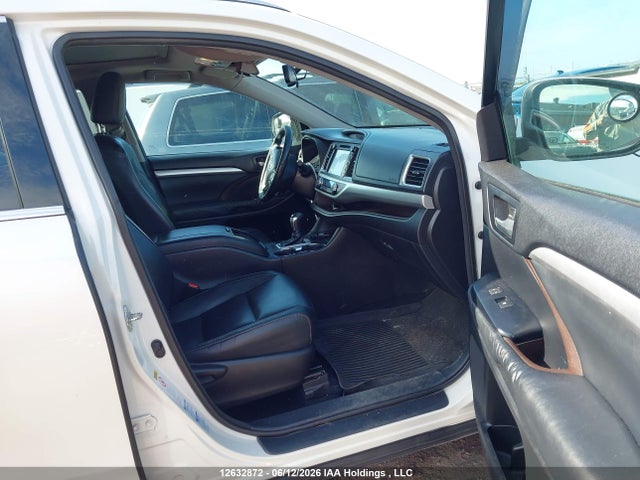 Продаж на аукціоні авто 2015 Toyota Highlander Xle, vin: 5TDJKRFH3FS177728, номер лоту: 12632872