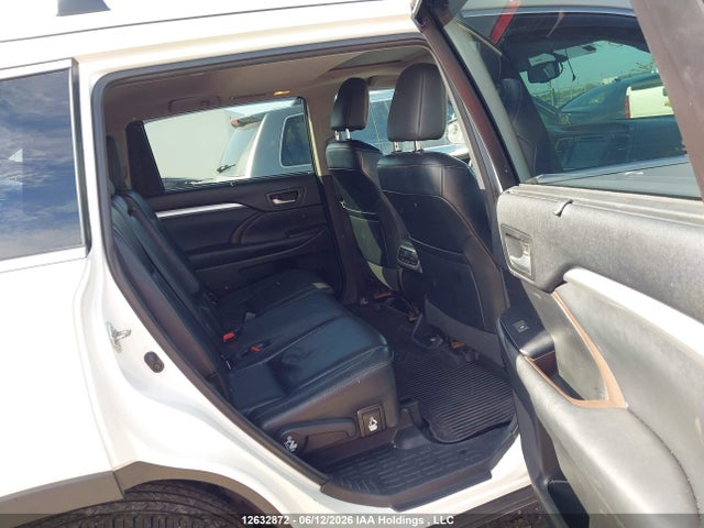 Продаж на аукціоні авто 2015 Toyota Highlander Xle, vin: 5TDJKRFH3FS177728, номер лоту: 12632872