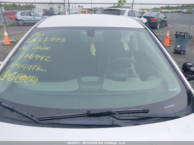 Chevrolet SONIC LT 2016 1G1JC5SH2G4170982 Image 18
