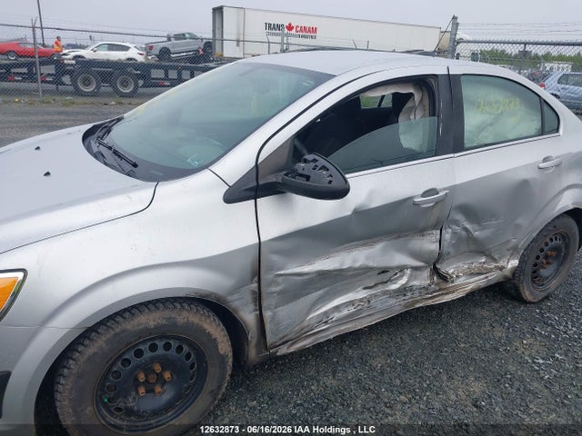 Chevrolet SONIC LT 2016 1G1JC5SH2G4170982 Image 6