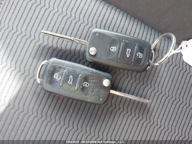 Volkswagen Beetle 2014 3VWRL7AT7EM629787 Image 11