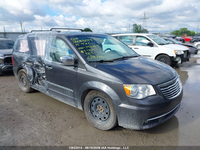 Chrysler Town &amp; Country Limited 2015 2C4RC1GG8FR741003 main image