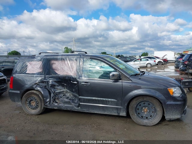 2C4RC1GG8FR741003 Chrysler Town &amp; Country Limited