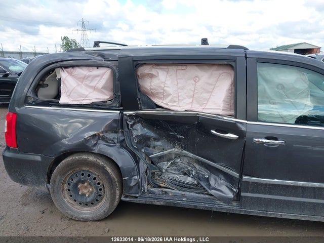 2C4RC1GG8FR741003 Chrysler Town &amp; Country Limited