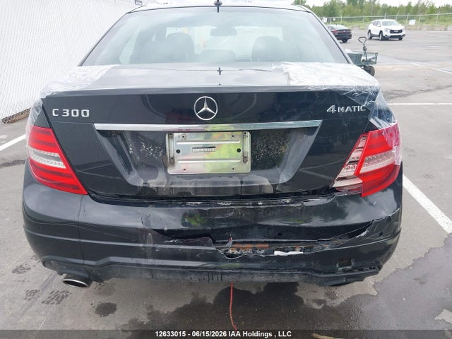 2013 Mercedes-benz C 300 4matic მანქანა იყიდება აუქციონზე, vin: WDDGF8AB3DA812913, აუქციონის ნომერი: 12633015