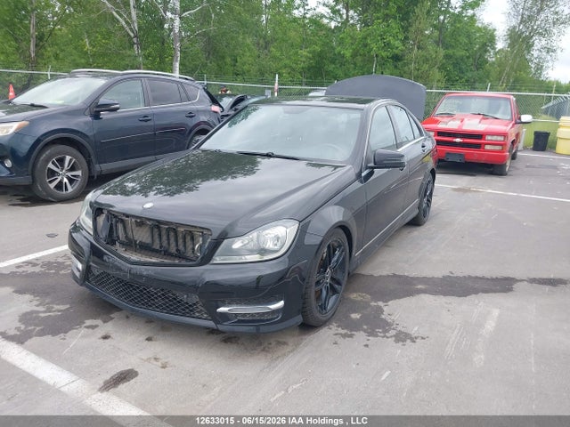 2013 Mercedes-benz C 300 4matic მანქანა იყიდება აუქციონზე, vin: WDDGF8AB3DA812913, აუქციონის ნომერი: 12633015