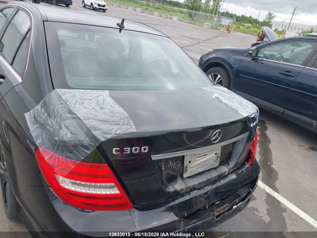 2013 Mercedes-benz C 300 4matic მანქანა იყიდება აუქციონზე, vin: WDDGF8AB3DA812913, აუქციონის ნომერი: 12633015