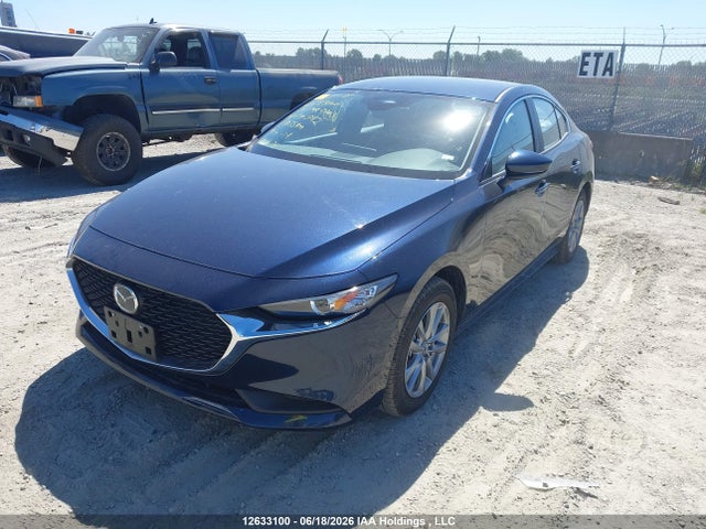 Mazda 3 Preferred 2025 JM1BPACM3S1795132 Image 2