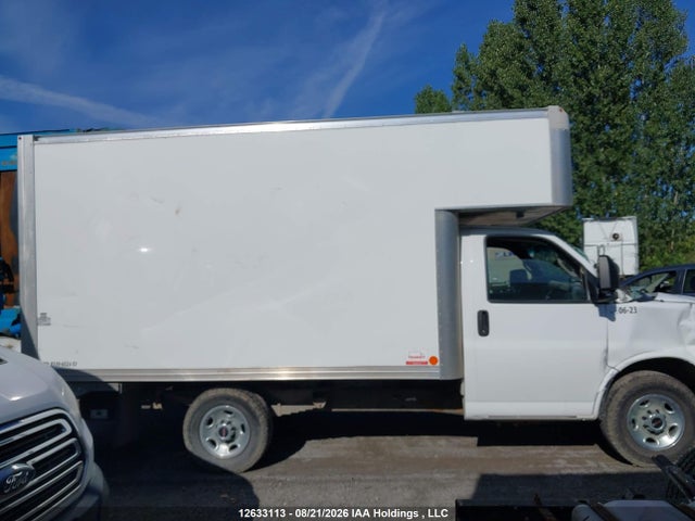 GMC Savana Cutaway Work Van 2021 1GD07RFP1M1173171 Image 13