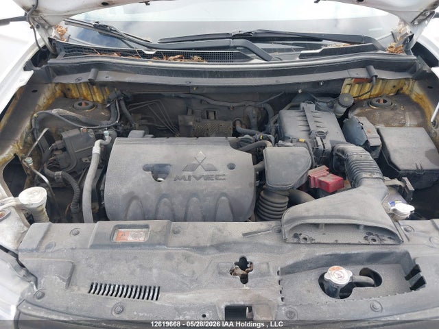 2014 Mitsubishi Outlander Es მანქანა იყიდება აუქციონზე, vin: JA4AZ2A31EZ602529, აუქციონის ნომერი: 12619668