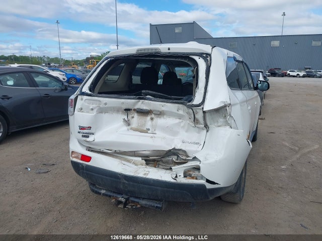 2014 Mitsubishi Outlander Es მანქანა იყიდება აუქციონზე, vin: JA4AZ2A31EZ602529, აუქციონის ნომერი: 12619668