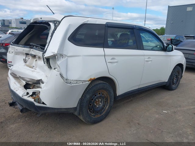 2014 Mitsubishi Outlander Es მანქანა იყიდება აუქციონზე, vin: JA4AZ2A31EZ602529, აუქციონის ნომერი: 12619668