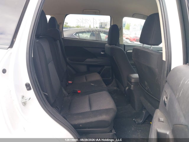 2014 Mitsubishi Outlander Es მანქანა იყიდება აუქციონზე, vin: JA4AZ2A31EZ602529, აუქციონის ნომერი: 12619668