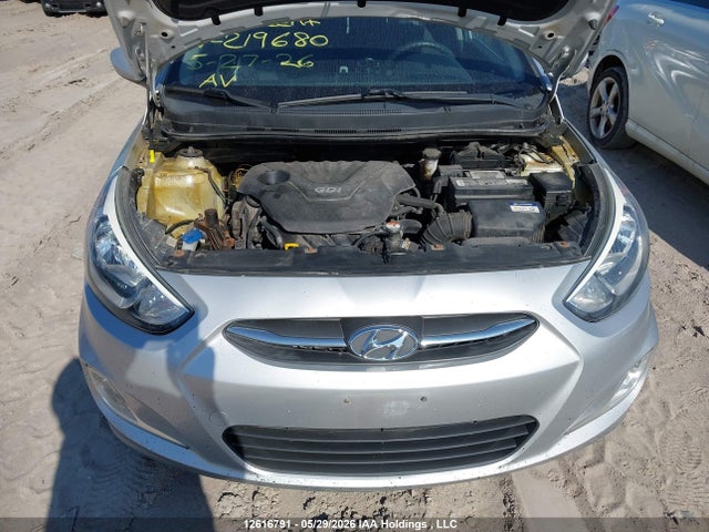 KMHCT5AE0FU219680 Hyundai ACCENT SE
