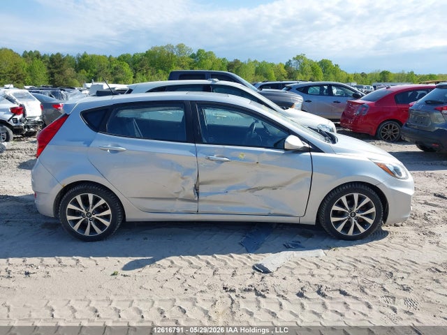 KMHCT5AE0FU219680 Hyundai ACCENT SE