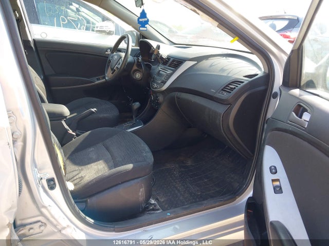 KMHCT5AE0FU219680 Hyundai ACCENT SE