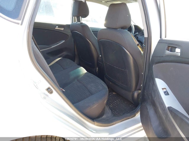 KMHCT5AE0FU219680 Hyundai ACCENT SE