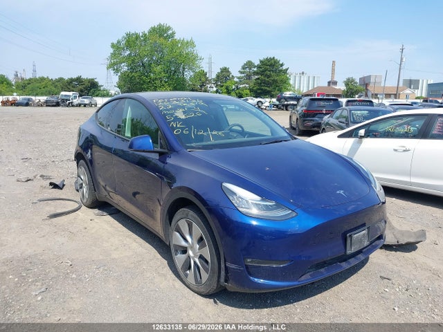Auction sale of the 2022 Tesla Model Y, vin: 7SAYGDEE4NF576261, lot number: 12633135