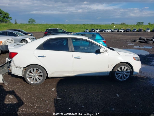 2011 Kia Forte 2.4l Sx/2.4l Sx Luxury მანქანა იყიდება აუქციონზე, vin: KNAFW4A35B5415665, აუქციონის ნომერი: 12633206