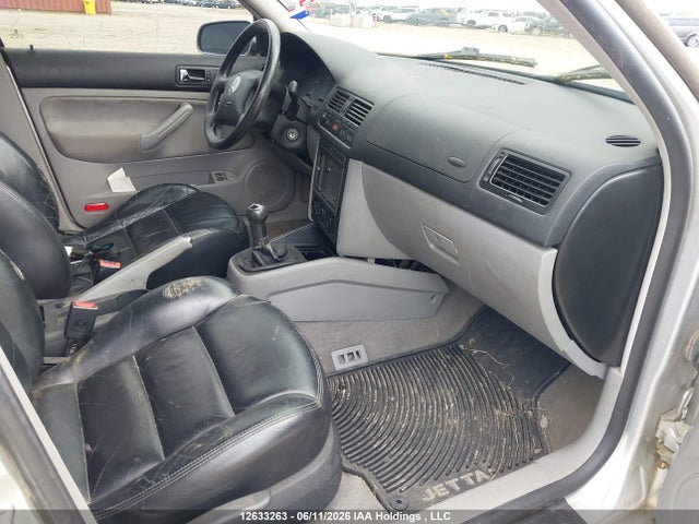 2000 Volkswagen Jetta Gl Tdi მანქანა იყიდება აუქციონზე, vin: 3VWRF29M2YM172625, აუქციონის ნომერი: 12633263