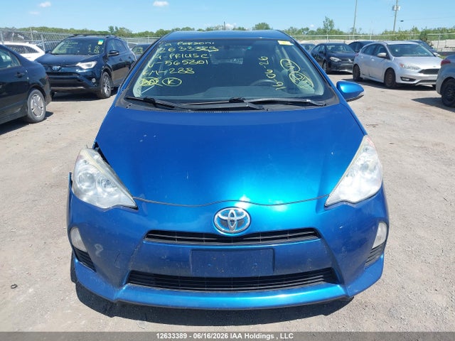 Toyota PRIUS C 2014 JTDKDTB38E1565801 Image 13
