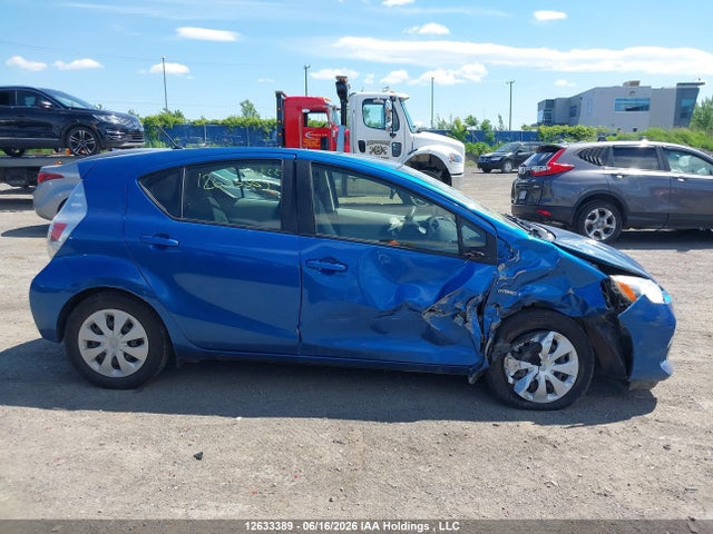 Toyota PRIUS C 2014 JTDKDTB38E1565801 Image 14