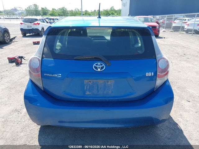 Toyota PRIUS C 2014 JTDKDTB38E1565801 Image 17