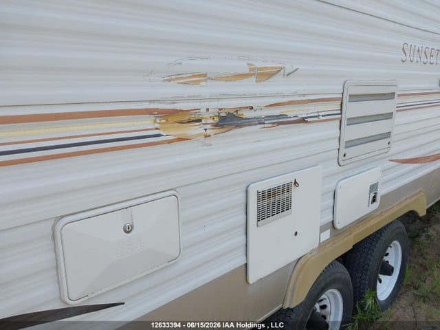 12633394 :رقم المزاد ، 4UBAS0S2961G74001 vin ، 2006 Sunset Travel Trailer مزاد بيع