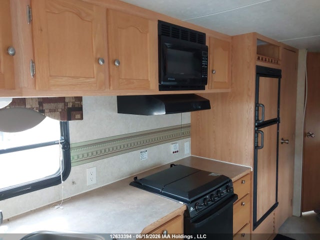 12633394 :رقم المزاد ، 4UBAS0S2961G74001 vin ، 2006 Sunset Travel Trailer مزاد بيع