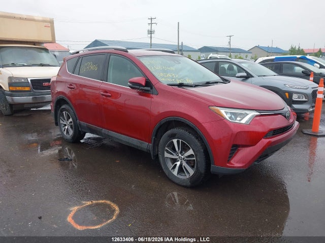12633406 :رقم المزاد ، 2T3ZFREVXJW452632 vin ، 2018 Toyota Rav4 Le مزاد بيع