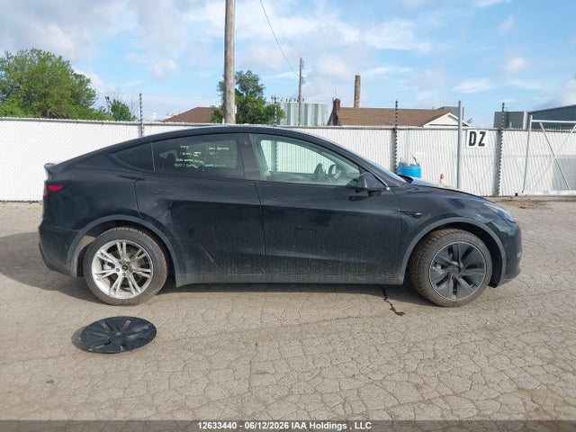 Tesla Model Y 2022 7SAYGDEE5NF468537 Image 12